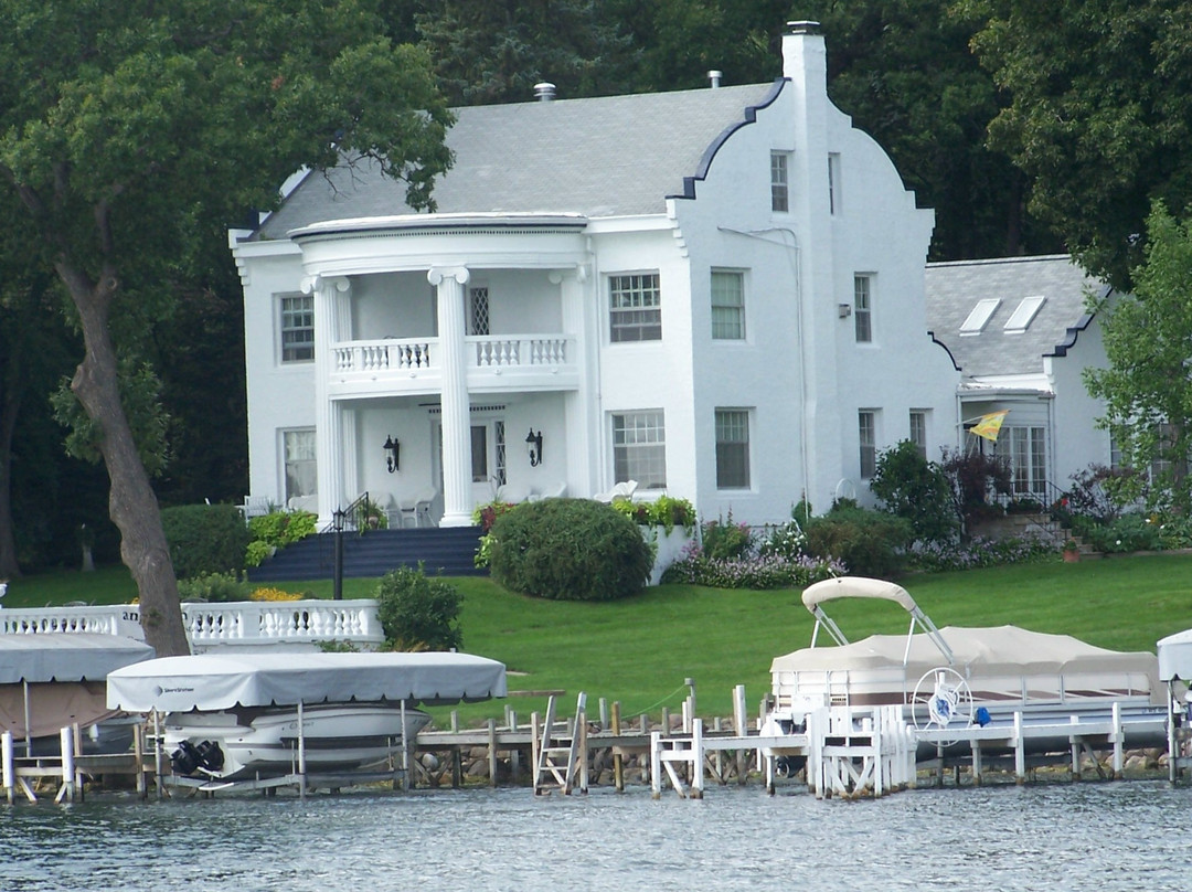 The Manor On Green Lake