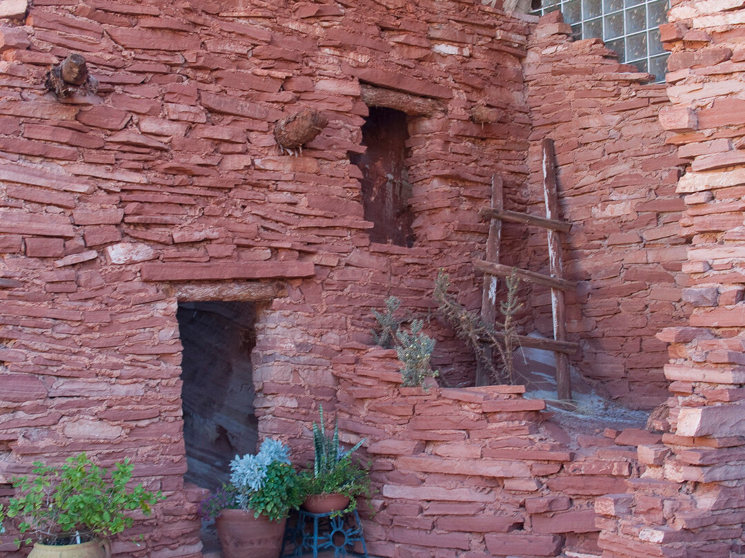 Moqui Cave-卡纳布必去景点