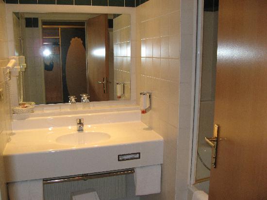 Hotel Zum Brauhaus Murau-浴室