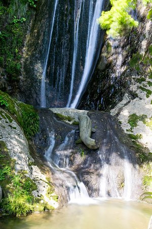 Kinugake Falls-新见市必去景点
