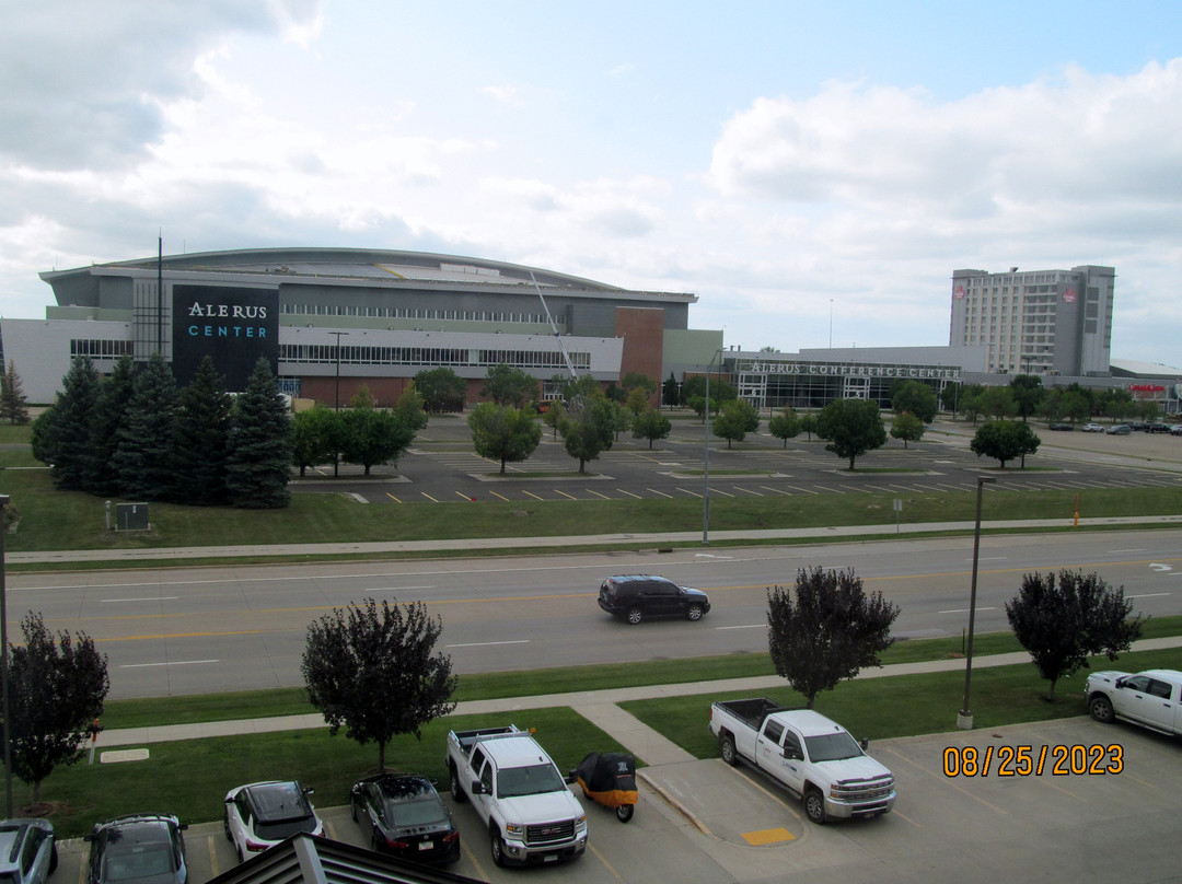 Staybridge Suites Grand Forks By IHG主图