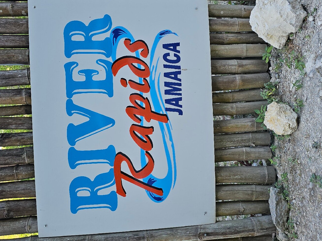 River Rapids Tubing Adventure-Rio Bueno必去景点