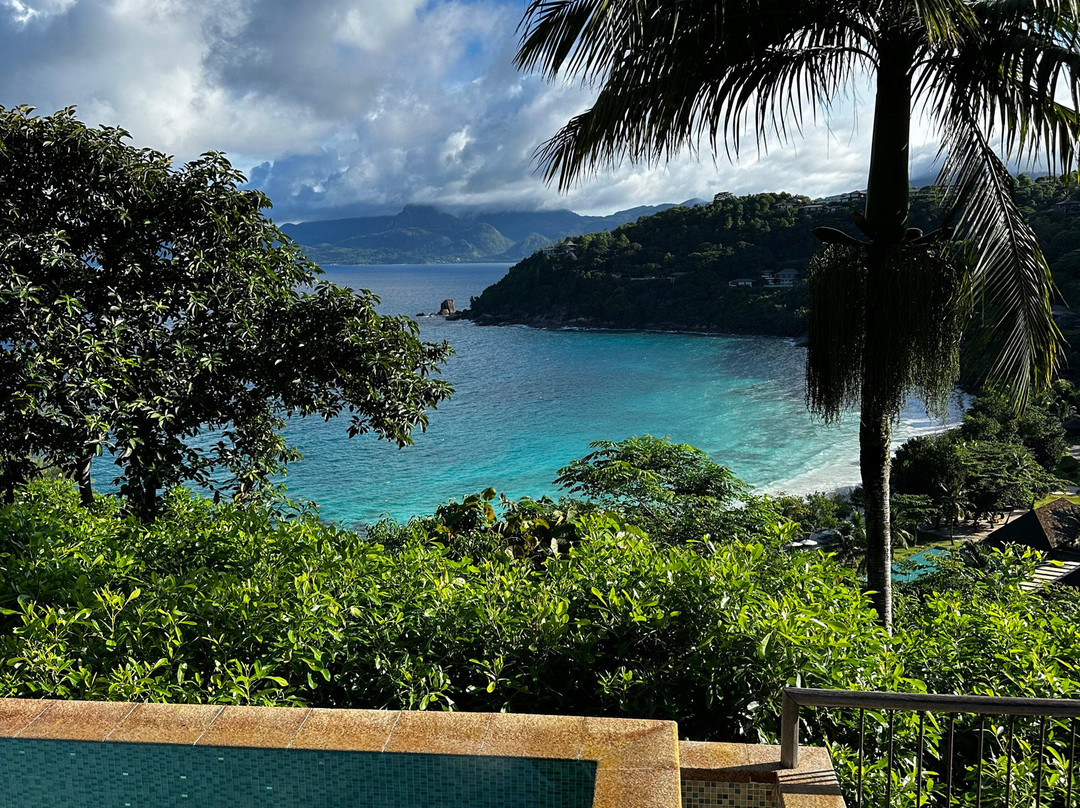 塞舌尔四季酒店主图