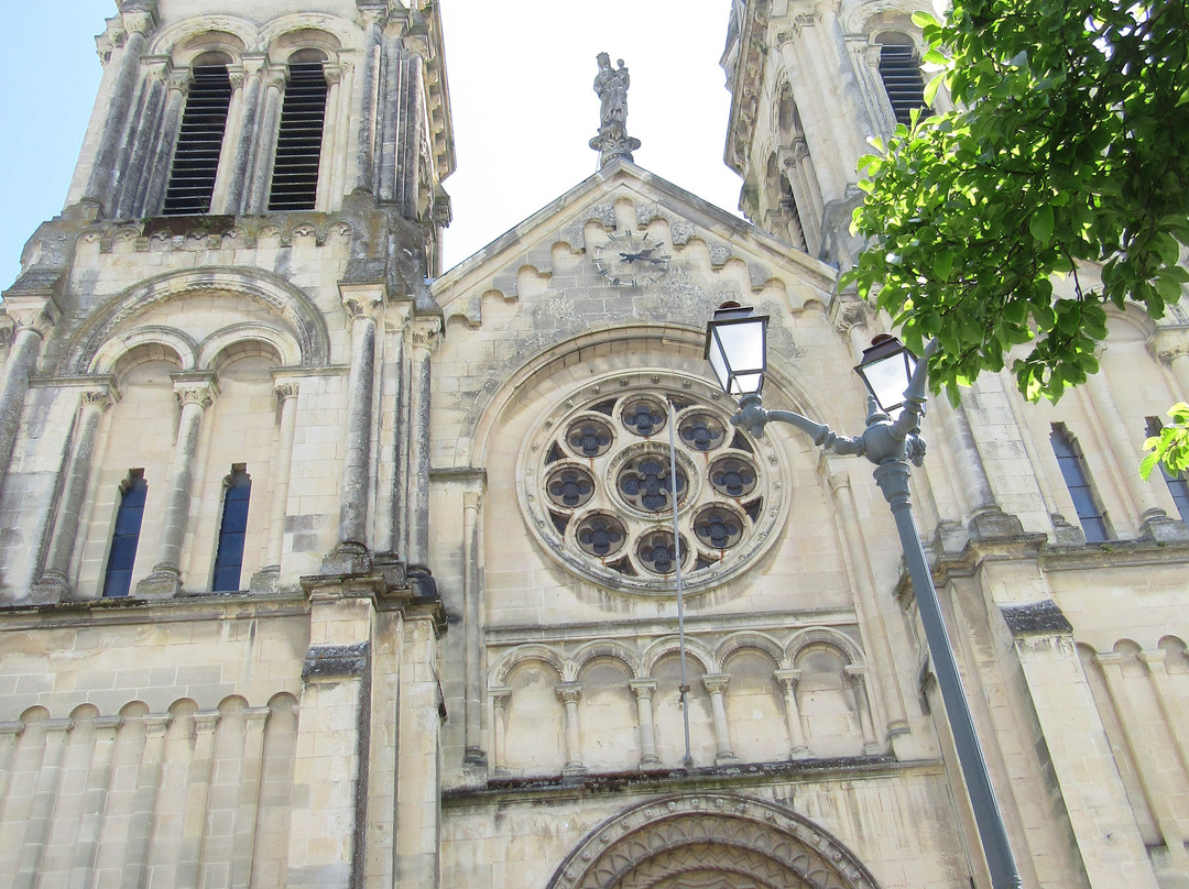 Eglise Notre-Dame de la Délivrande景点图片