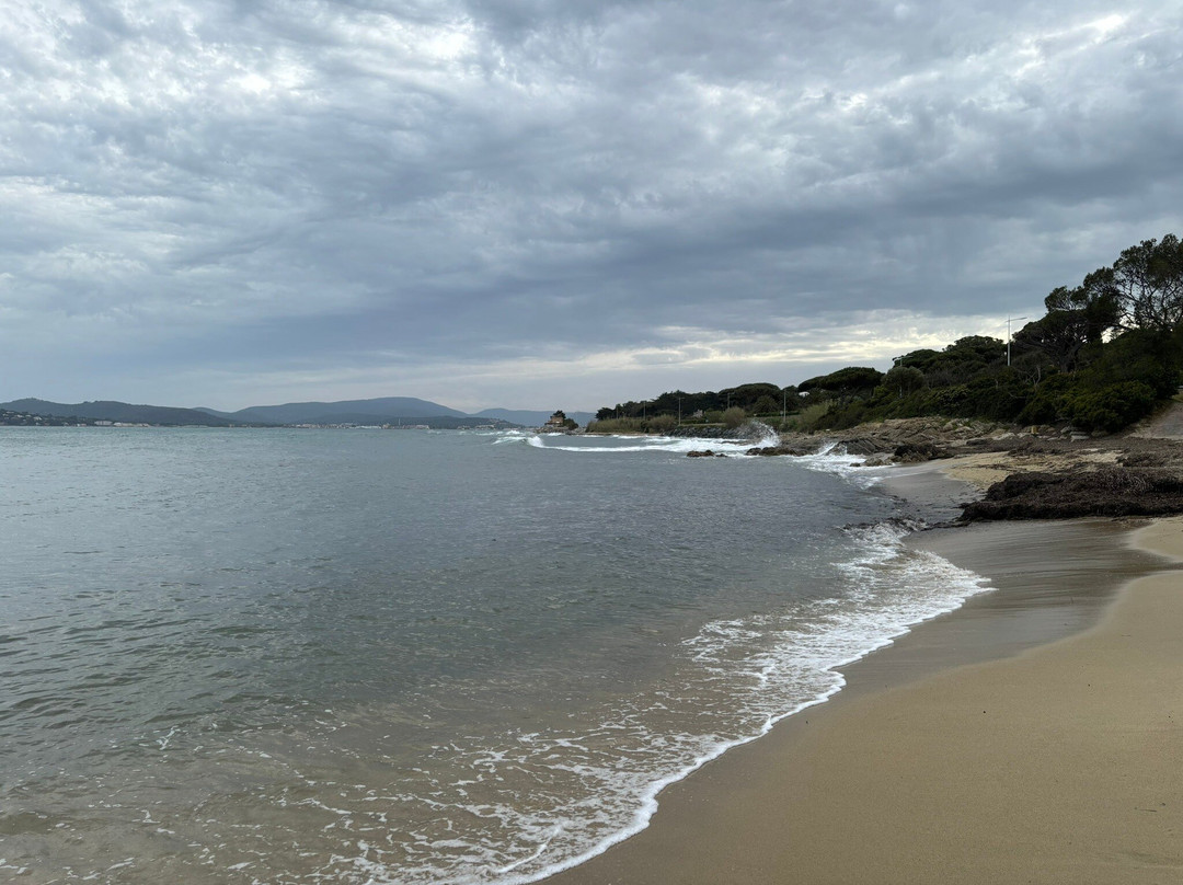 Plage des Cigales-格里莫必去景点