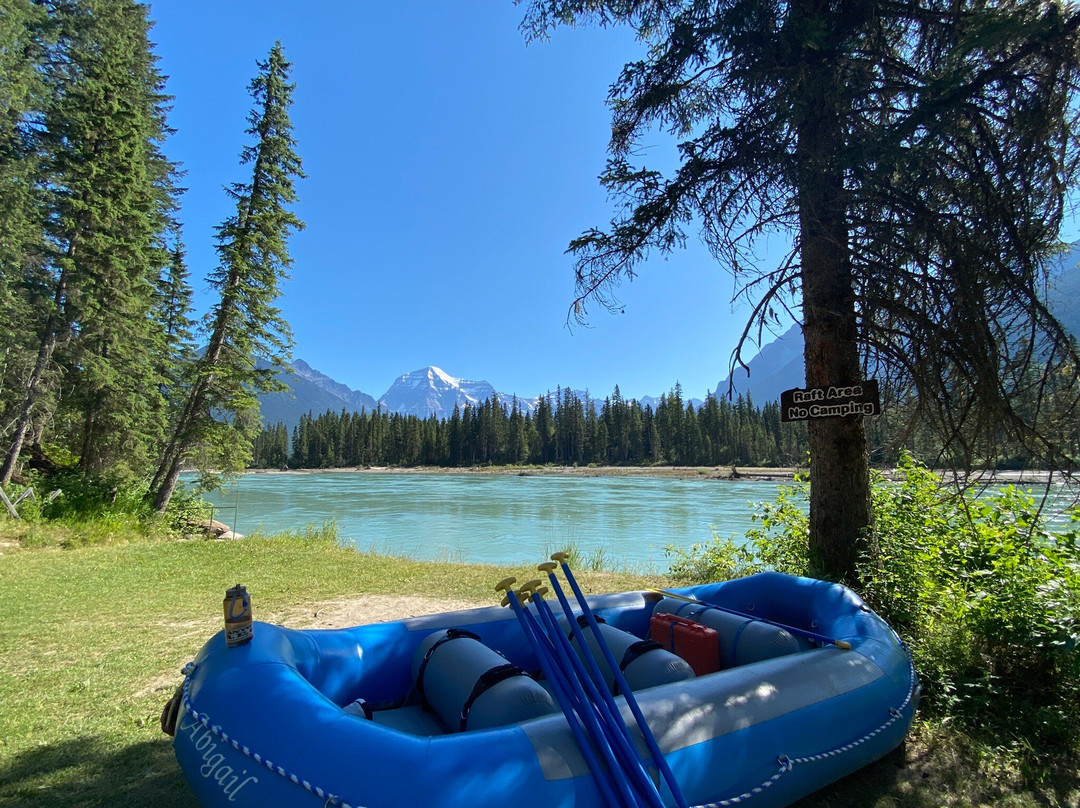 Mount Robson Whitewater Rafting Co.-维尔蒙特必去景点