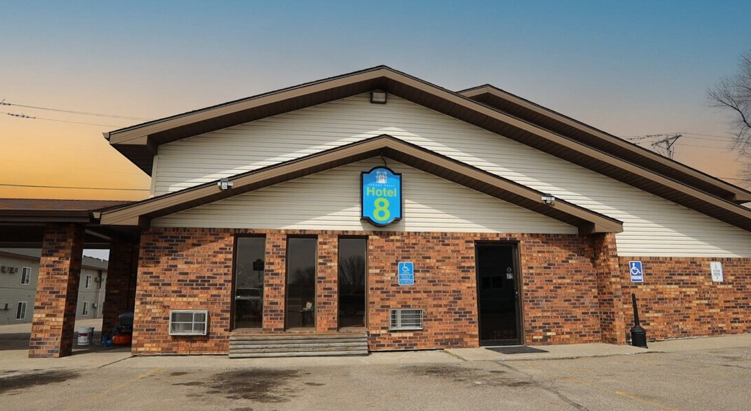 Hotel 8 Fergus Falls