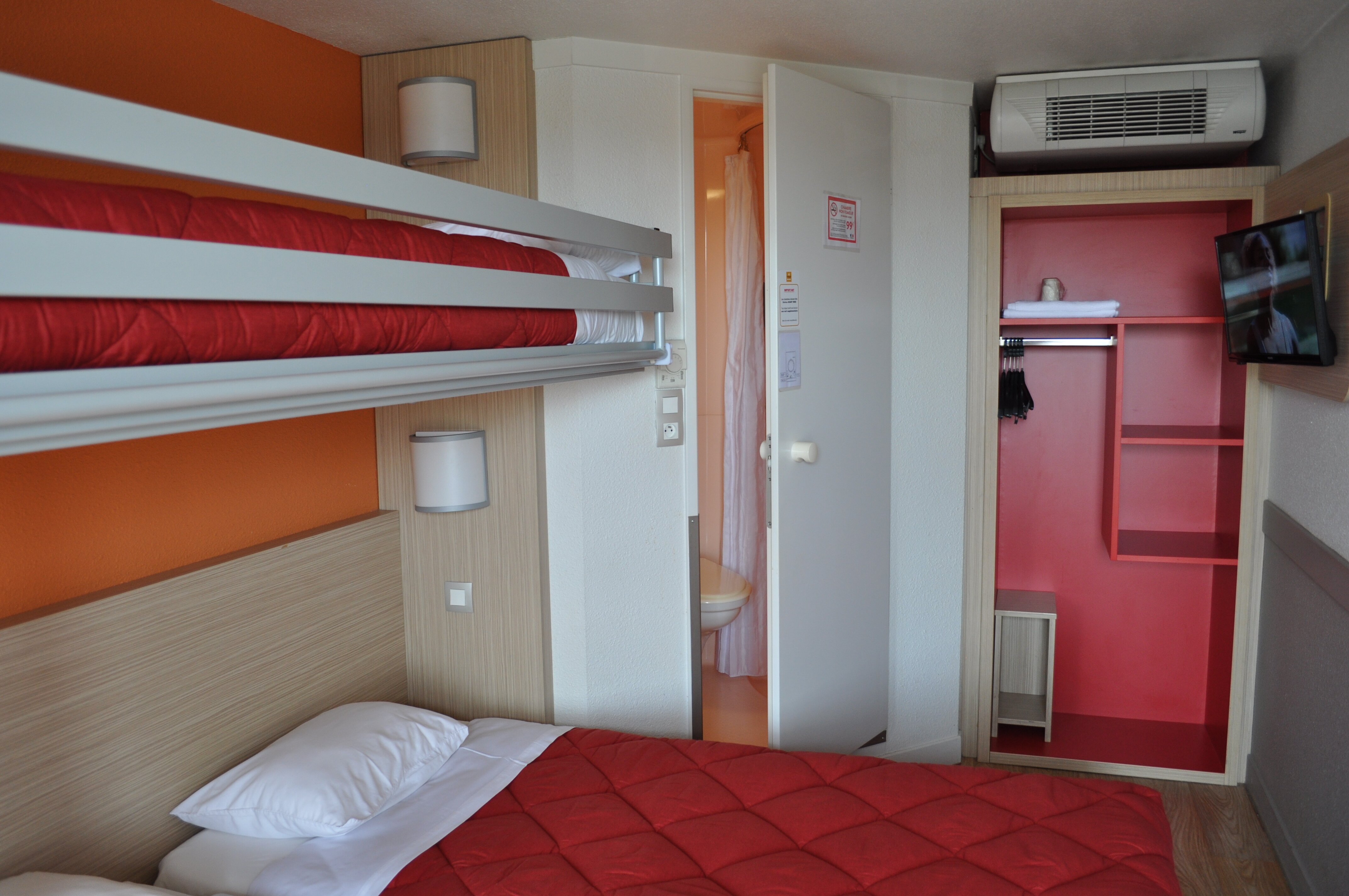 Hôtel Première Classe Clermont Ferrand Aubière-客卧