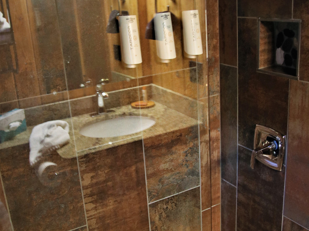 牛仔乡村度假酒店主图