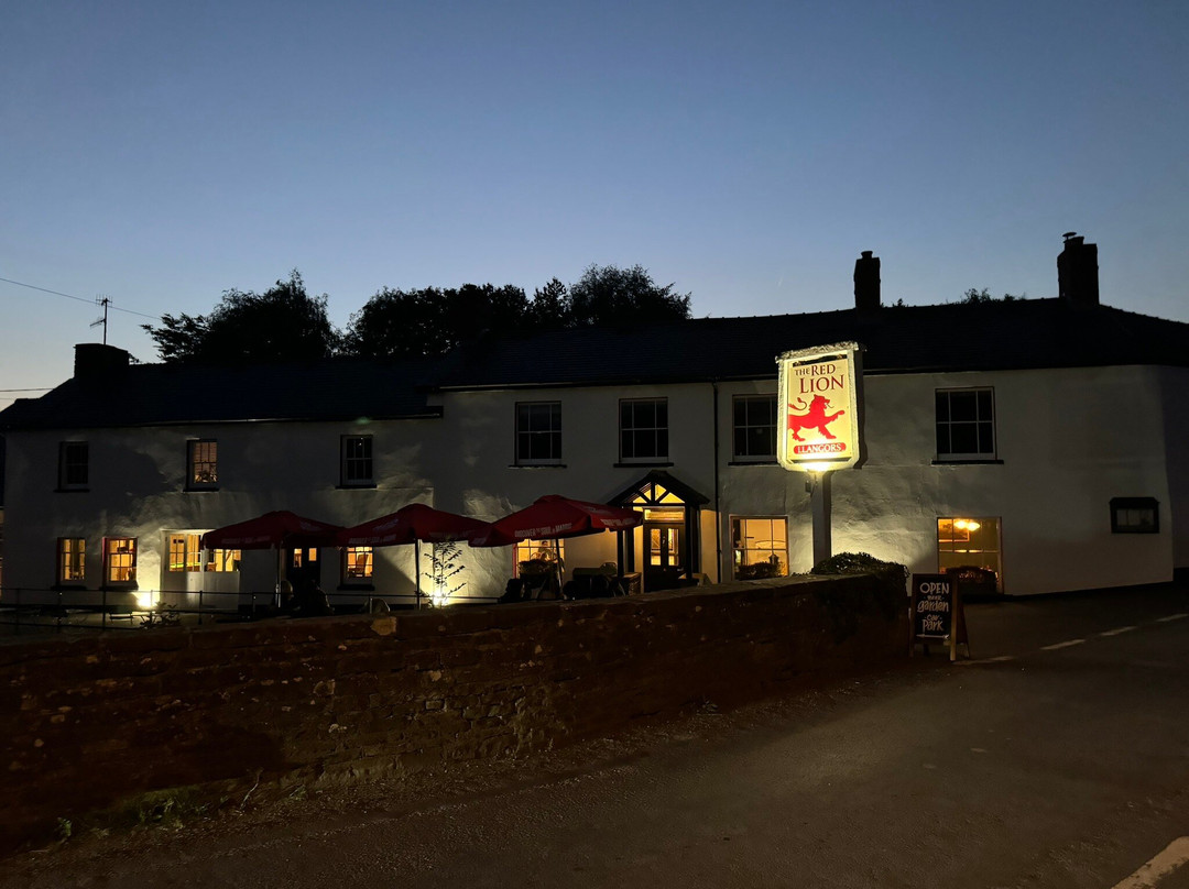 The Red Lion Llangors