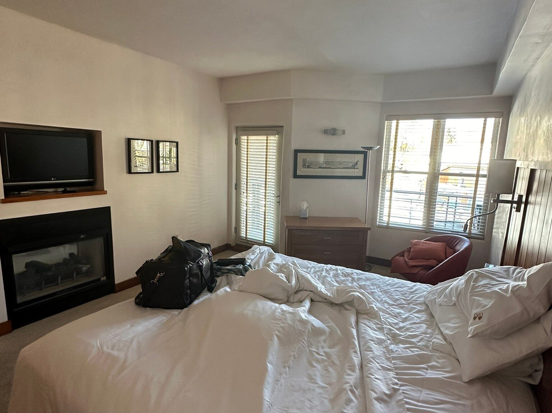 Camel's Garden Hotel & Condominiums主图