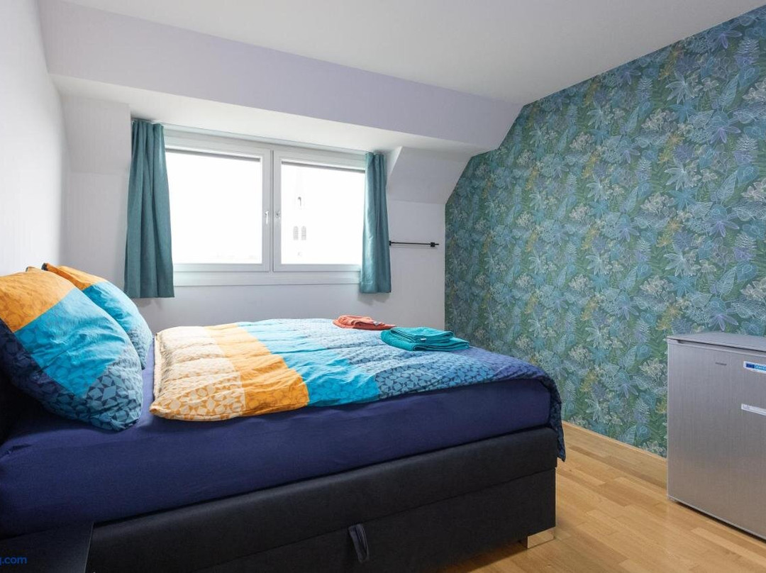 Private room connected to metro station and next to City center