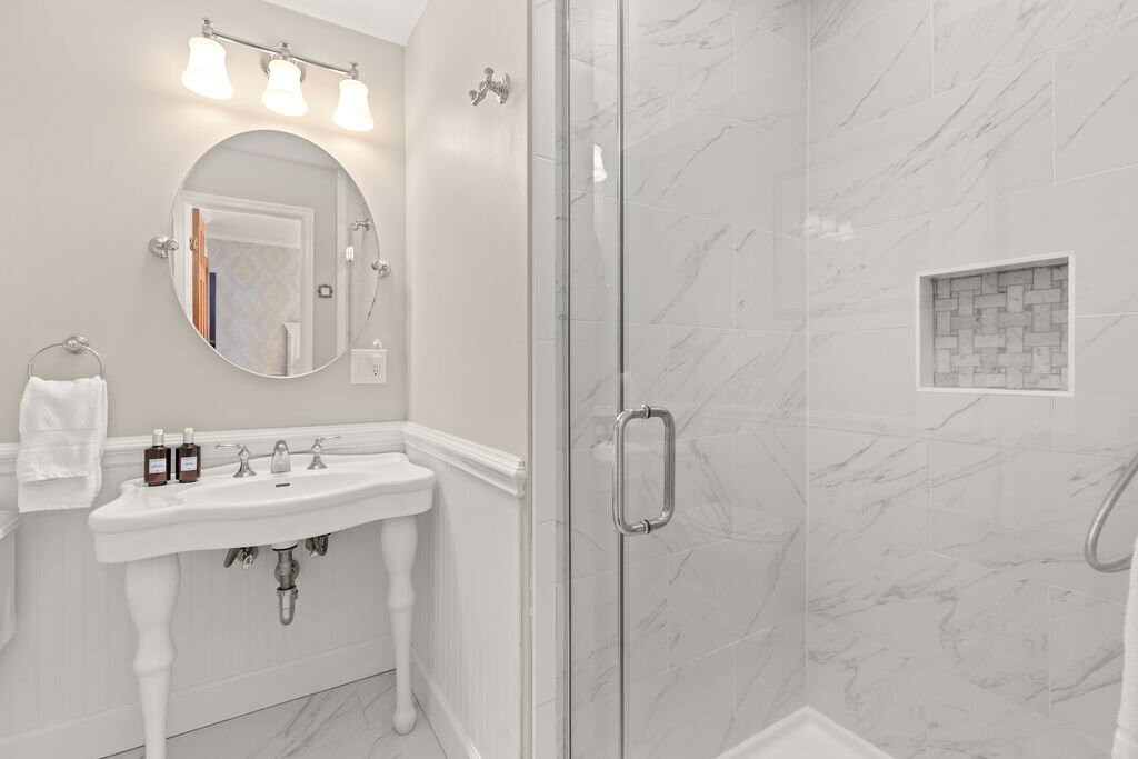 Addy Sea Historic Oceanfront Inn主图