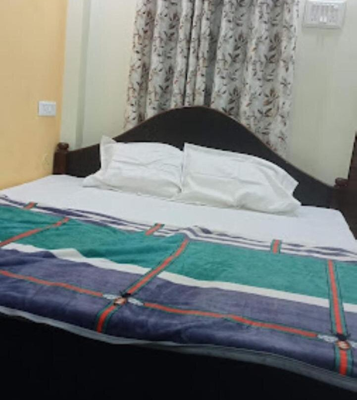 Hotel Aastha Yatri Niwas