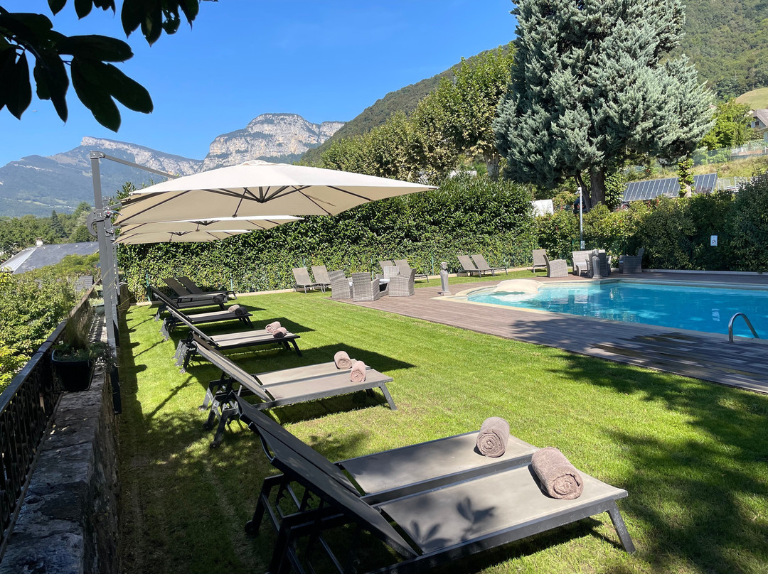 Chateau des Comtes de Challes主图