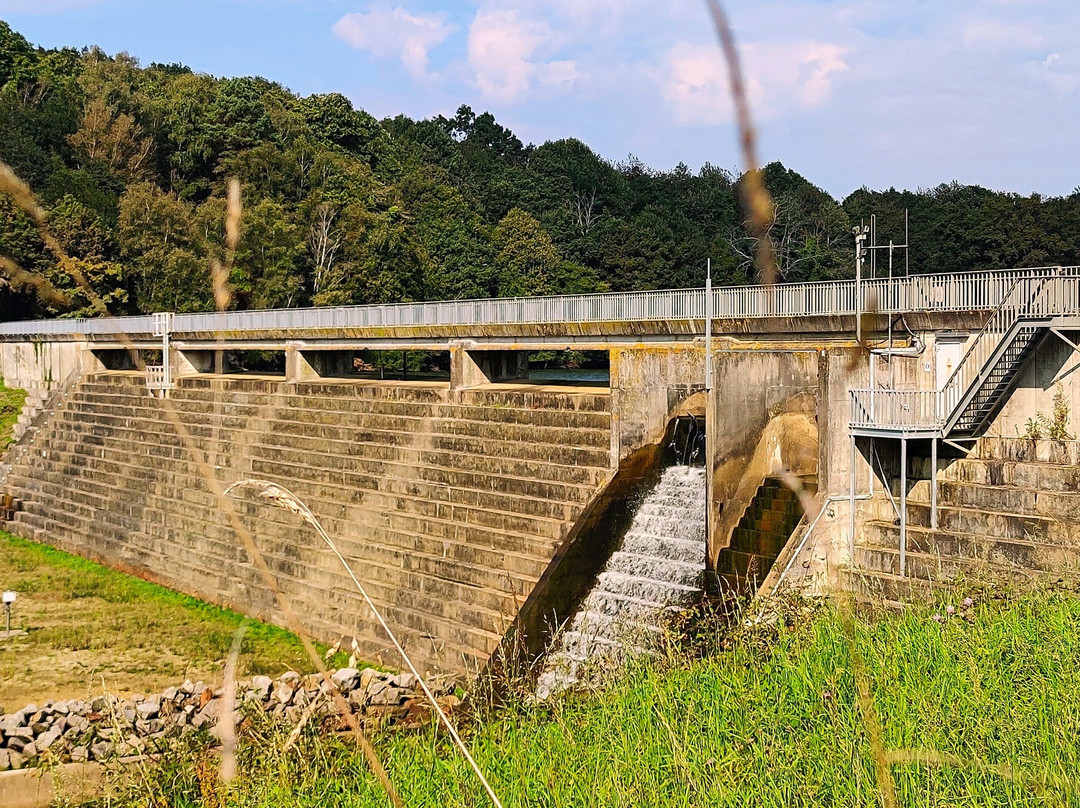 Barrage De La Cantache-Poce-les-Bois必去景点