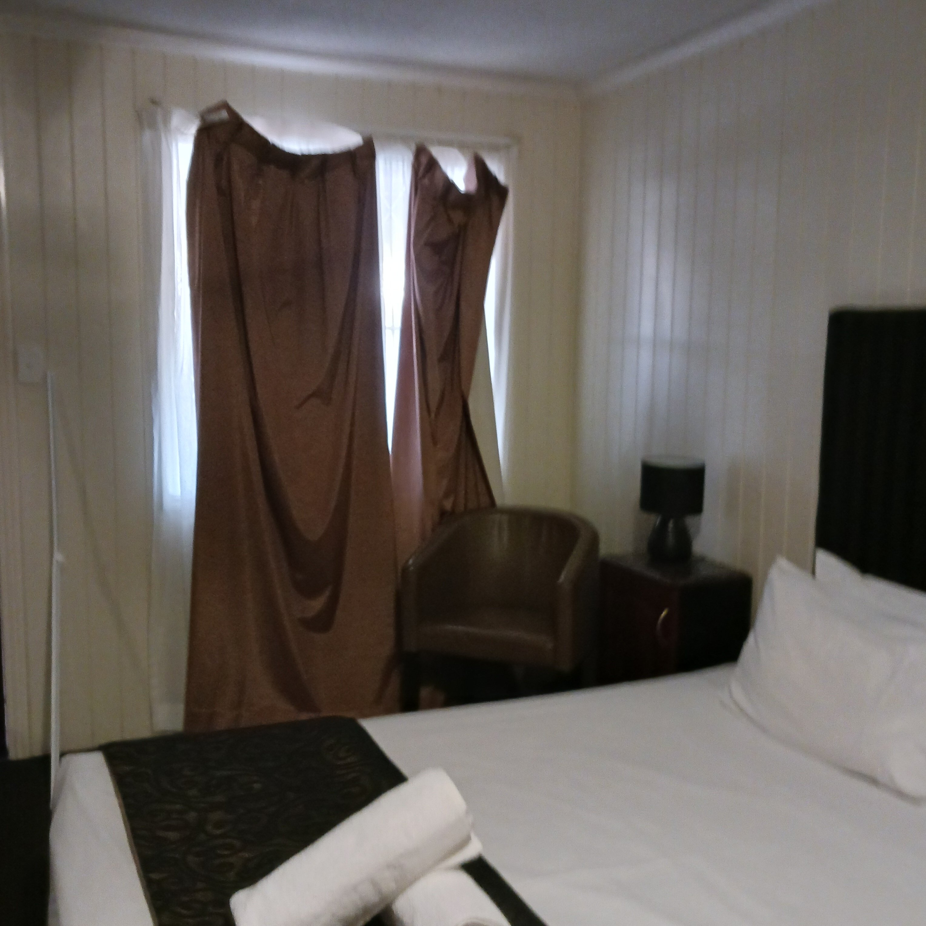 Country Plaza Motor Inn-官方