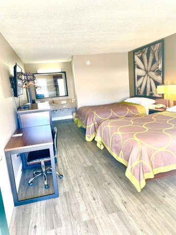 圣路易斯湾温德姆速8酒店-客卧