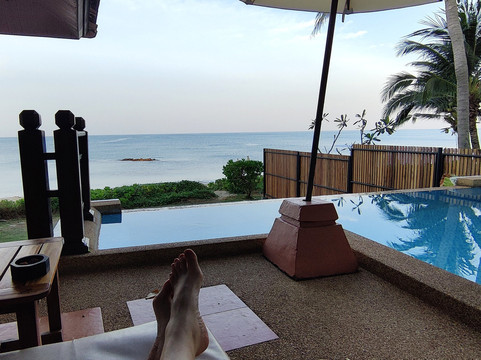 拉维瓦林温泉度假酒店主图