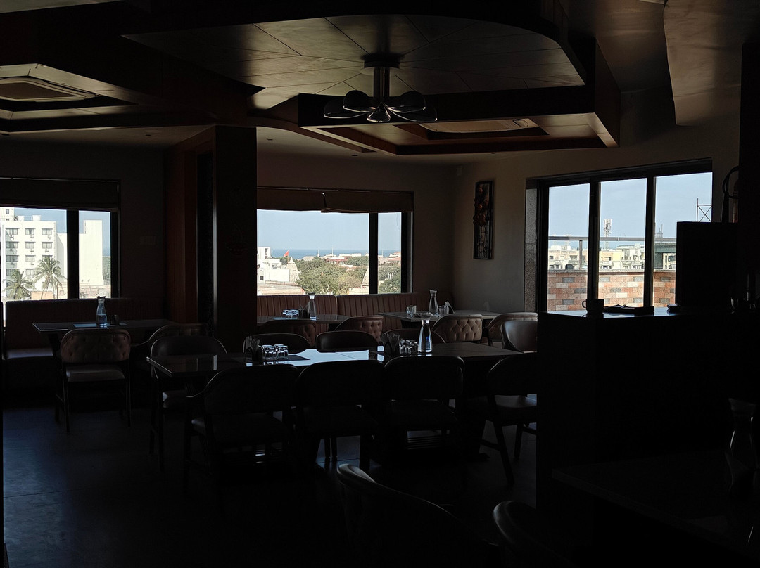 Hotel The Grand Ladhukara主图