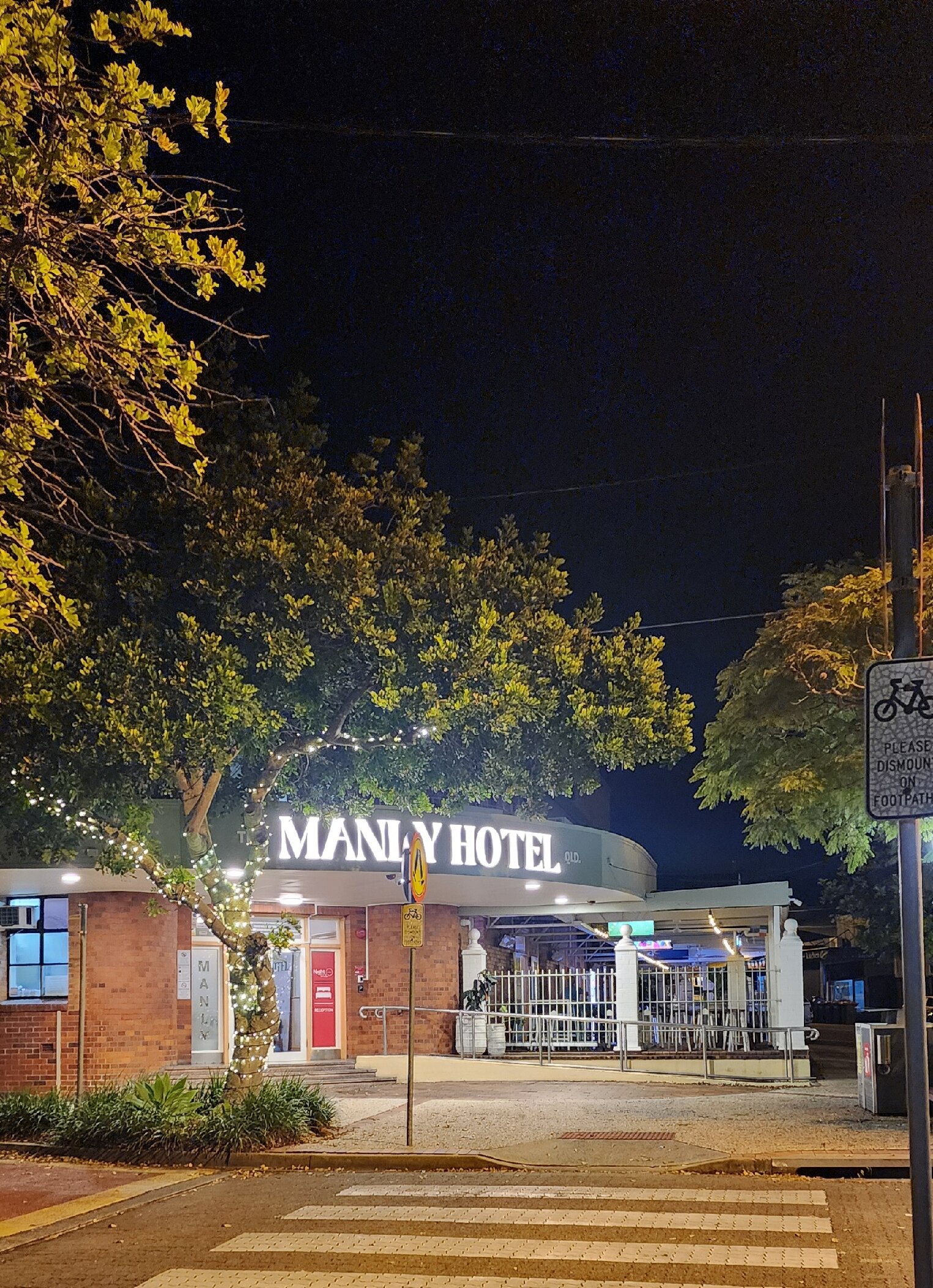 Nightcap At Manly Hotel-官方