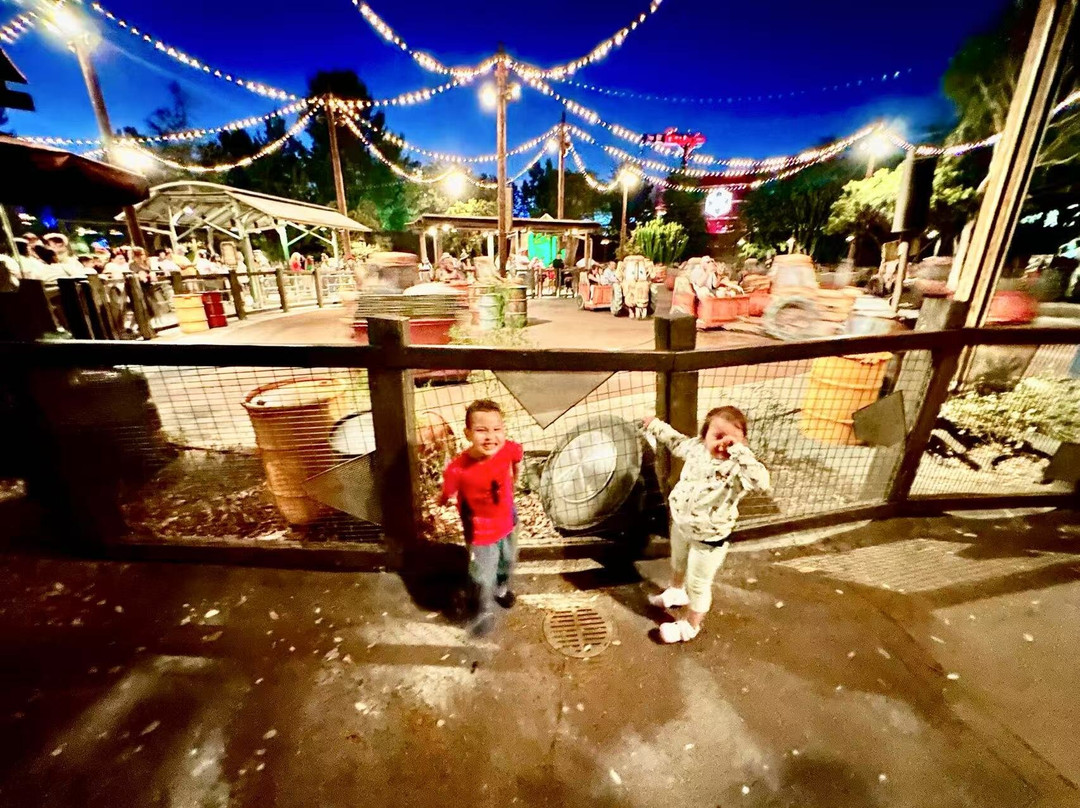 Mater's Junkyard Jamboree-阿纳海姆必去景点