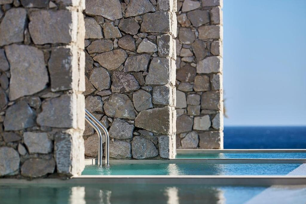 Artemis Seaside Resort主图