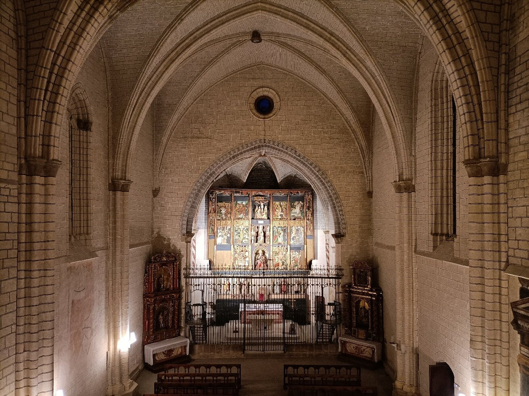 Iglesia-Fortaleza de San Saturnino-Artajona必去景点
