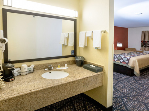 大急流城速8酒店主图