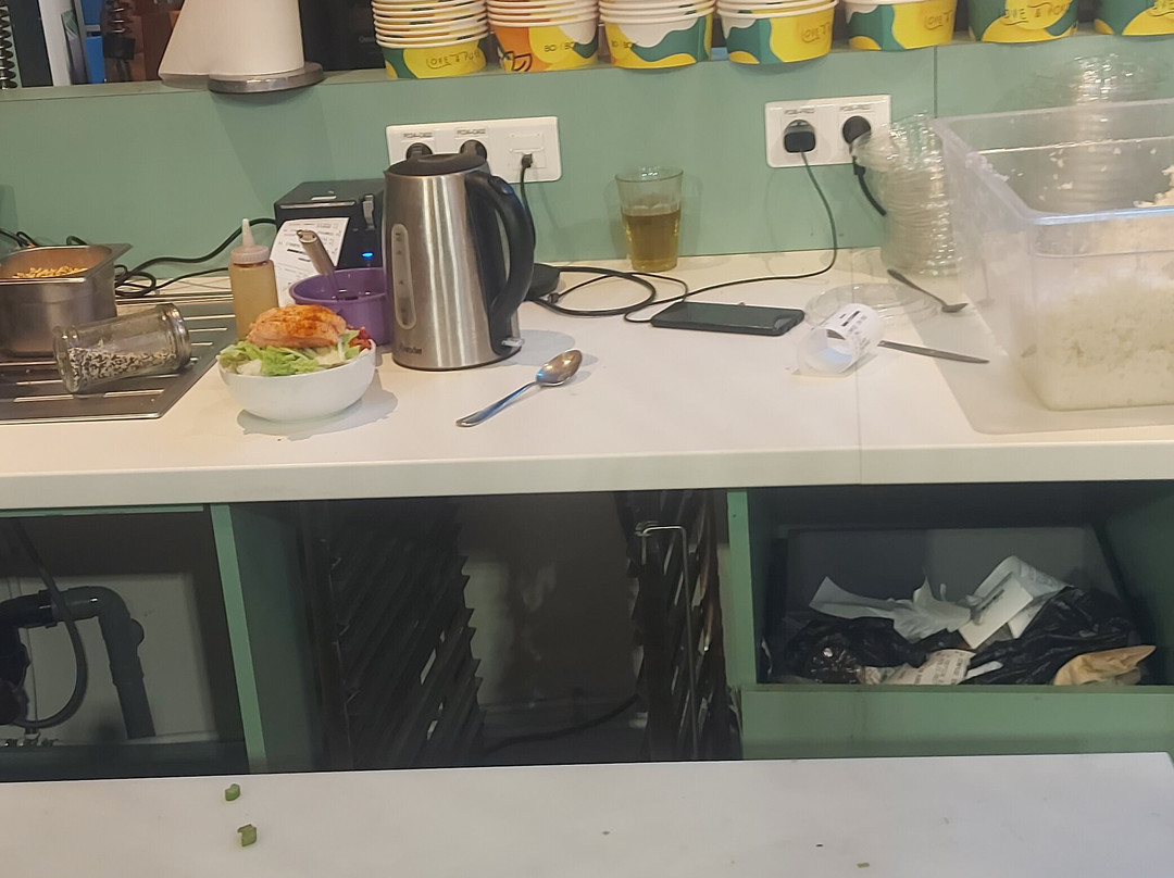 Bohēbon Chambourcy - Love & Poke Bowls