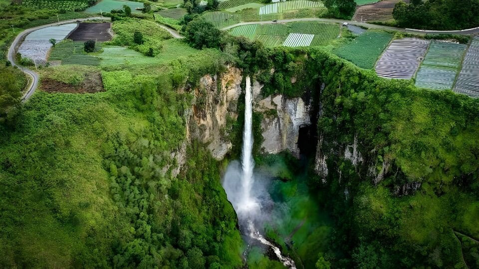 Sipiso Piso Waterfall-Kabanjahe必去景点
