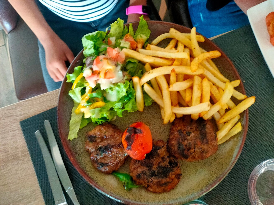 Couscous Et Grillades Tezel