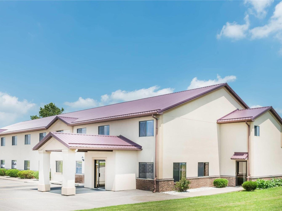 Brocton酒店住宿-Super 8 by Wyndham Paris IL