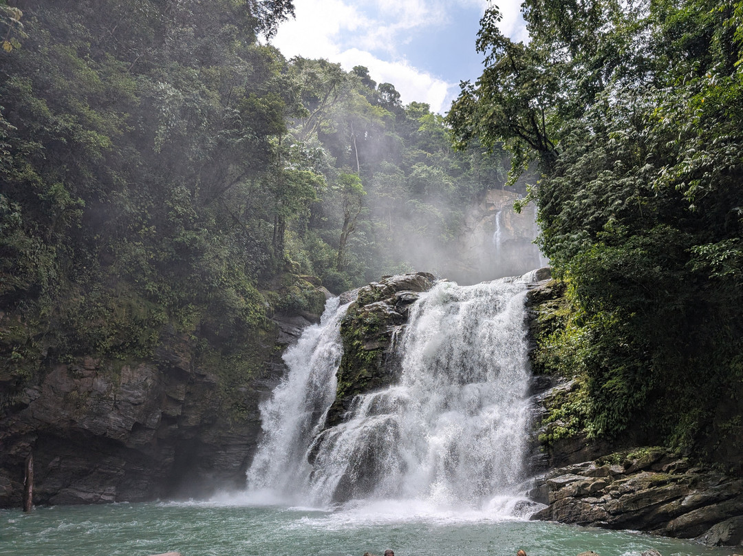 Tropical Waterfalls Tour景点图片