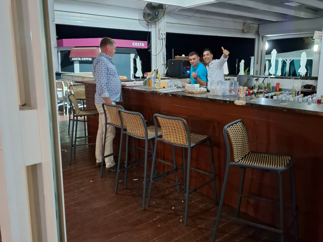 维里斯安娜海滩酒店主图