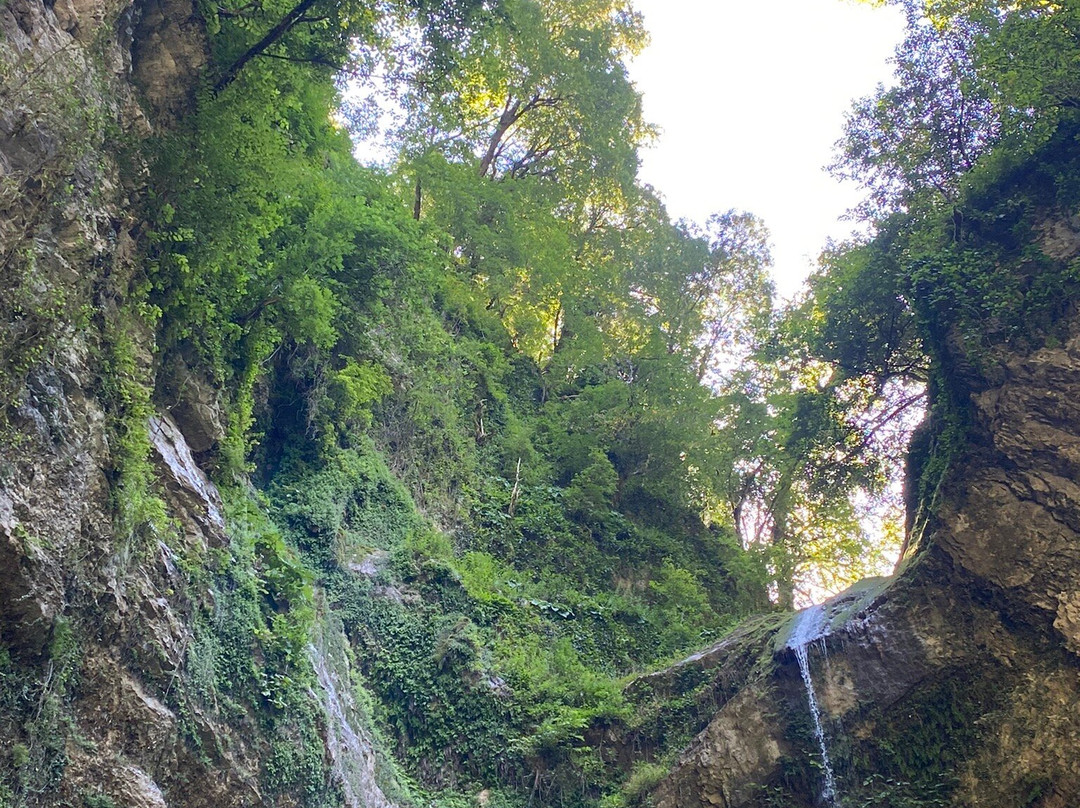 Waterfall Glubokiy Yar-Monastyr必去景点