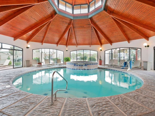 Best Western Plus Swiss Chalet Hotel & Suites