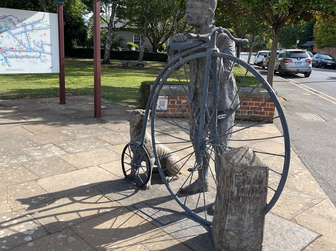 The Time Traveller Statue-Evandale必去景点