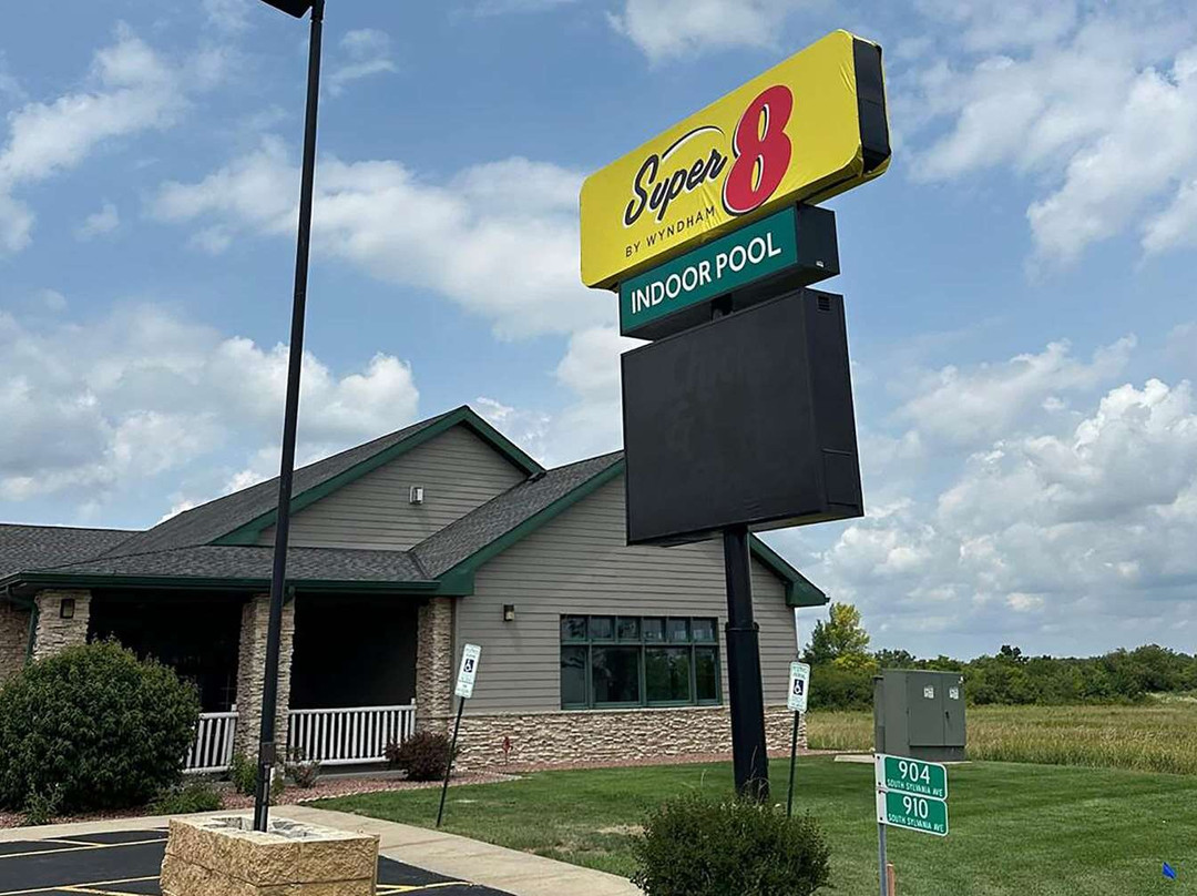 Caledonia酒店住宿-Super 8 by Wyndham Sturtevant/Racine