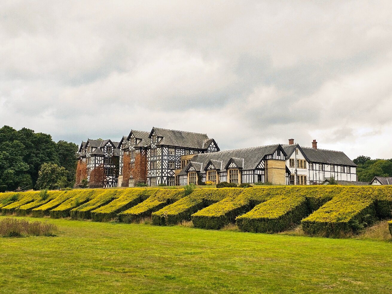 Gregynog Hall-官方
