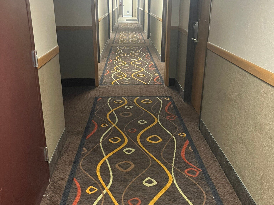 Super 8 by Wyndham Newton主图