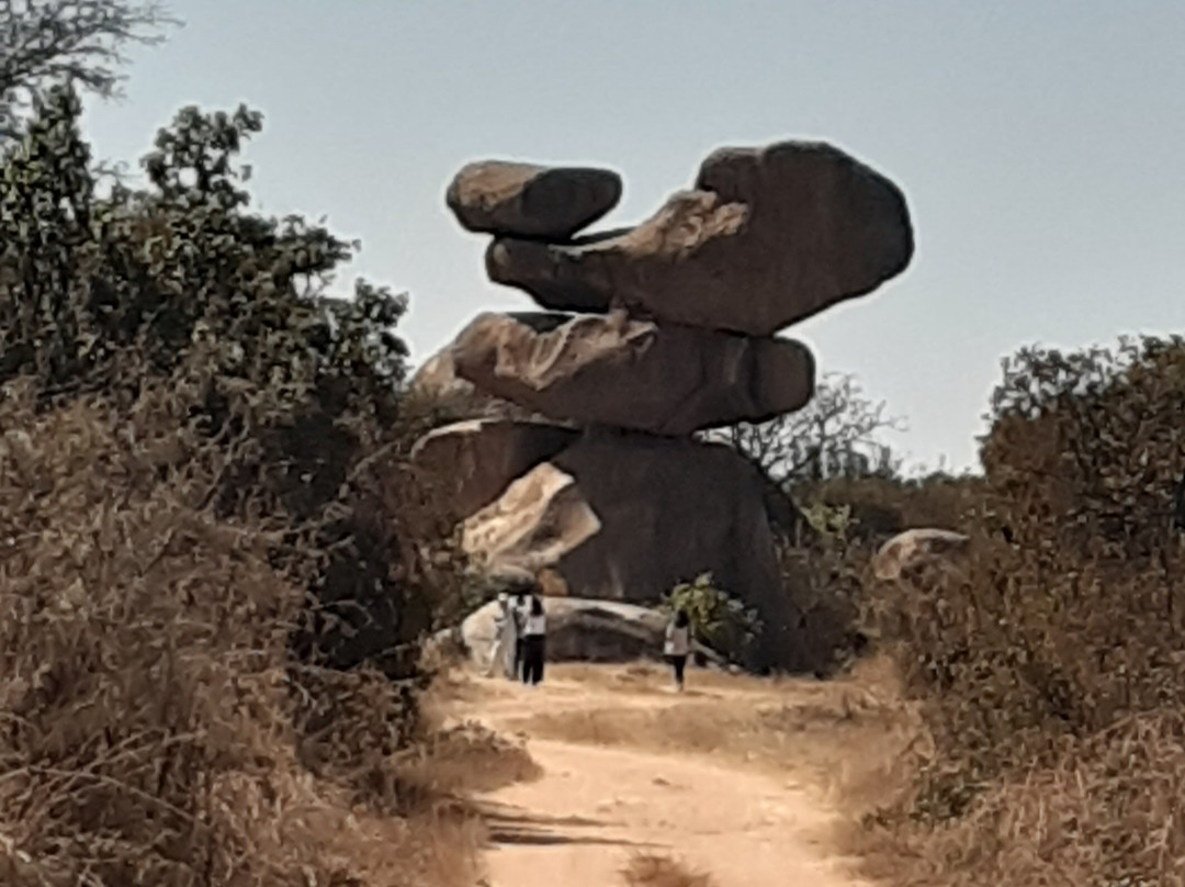Balancing Rocks-哈拉雷必去景点