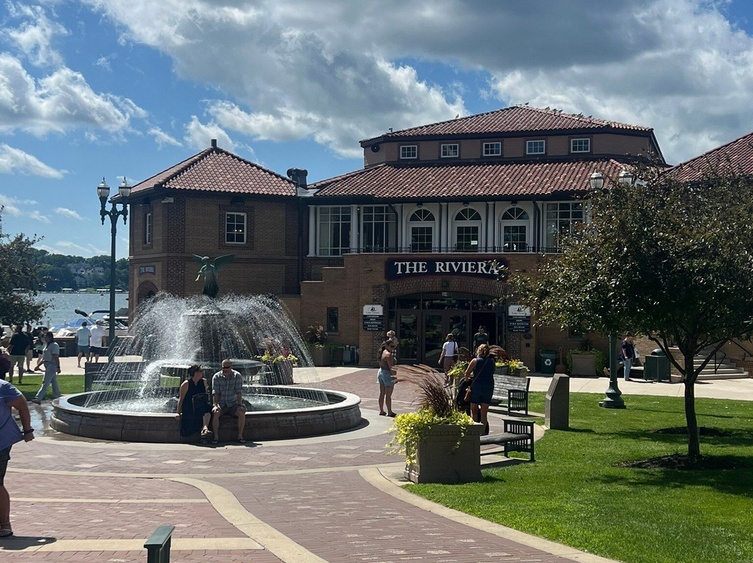Geneva Lake Shore Path-日内瓦湖必去景点