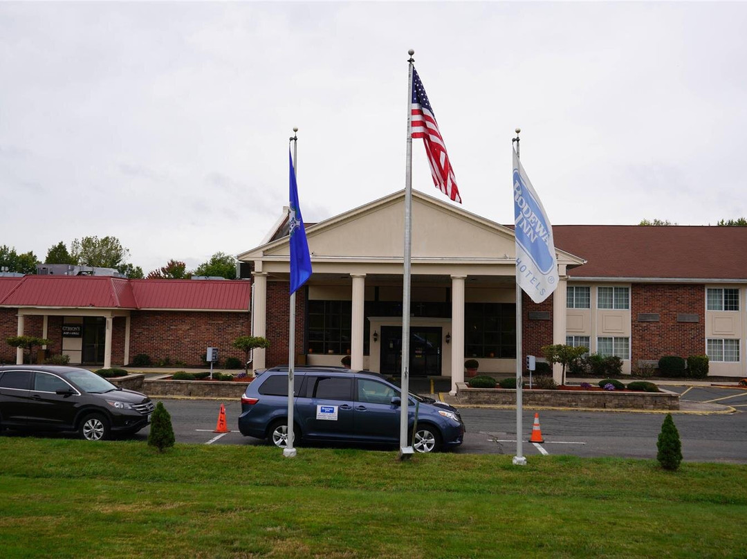 Rodeway Inn & Suites