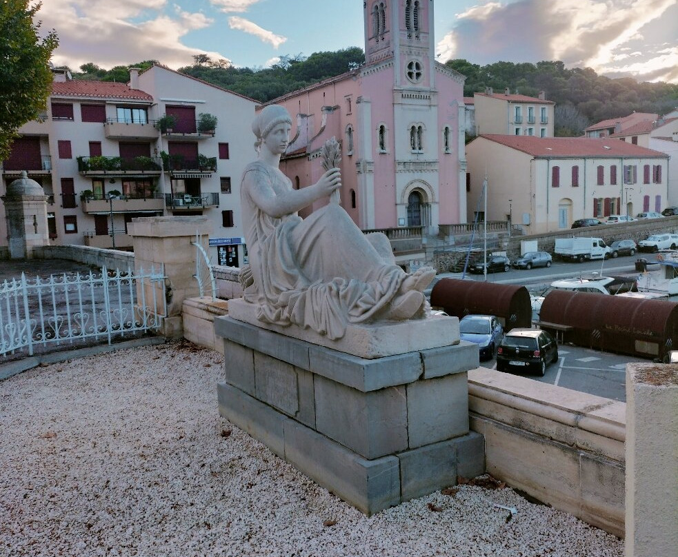 Le Monument Aux Morts-Port-Vendres必去景点