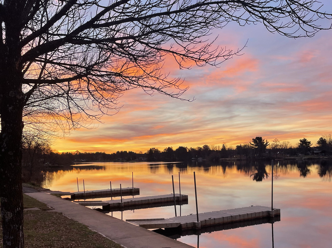 Rib Lake酒店住宿-Bridge Inn Tomahawk