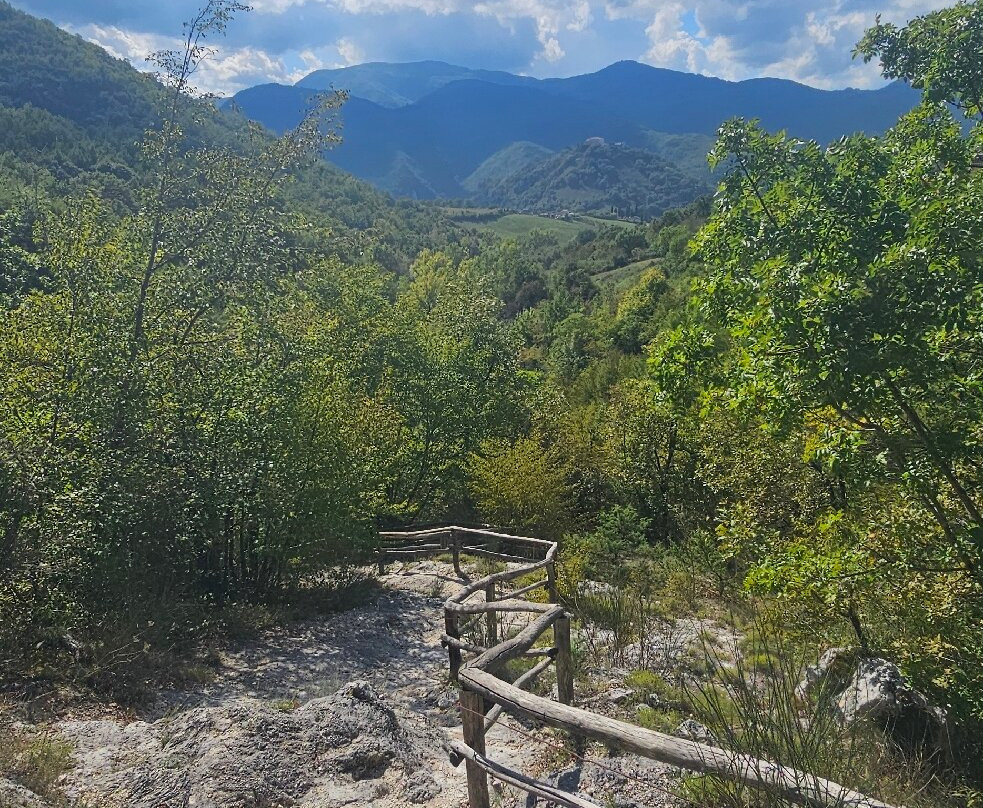 Cascata delle Vallocchie-Castel di Tora必去景点