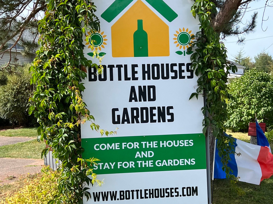The Bottle Houses-Cape Egmont必去景点