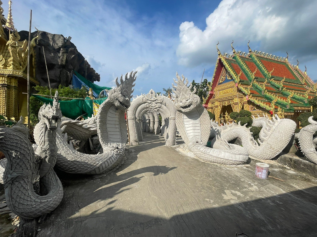 Wat Maneewong-坤西育必去景点