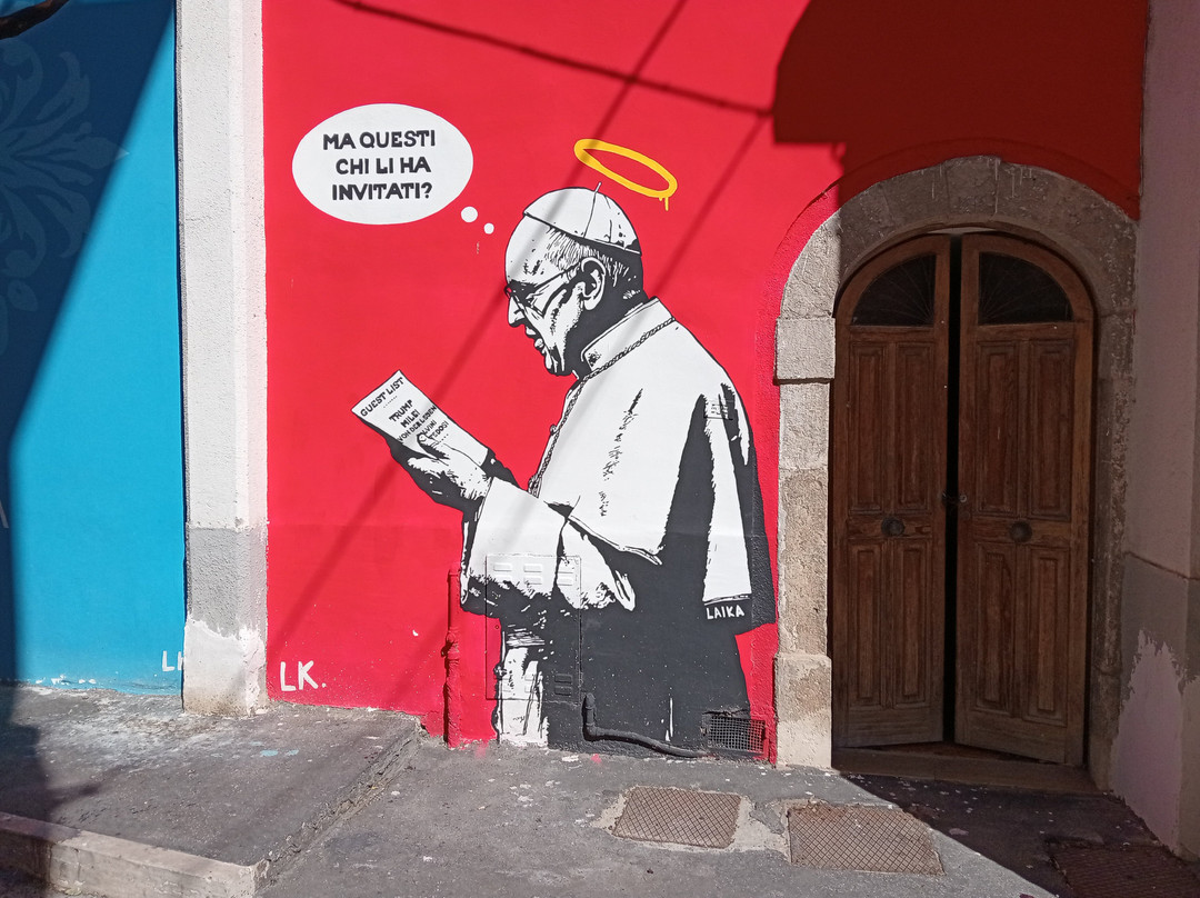 Murale Papa Francesco-Aielli必去景点